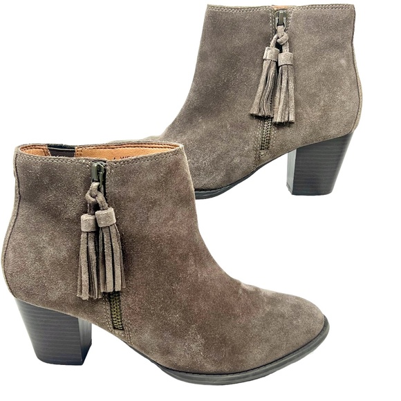 Vionic Shoes - Vionic women's Madeline Greige Weatherproof Suede Ankle Boot size 9